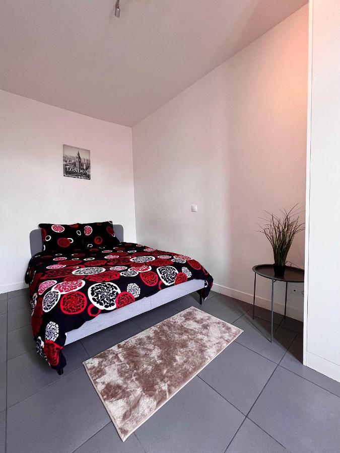 Logesty Home Proche Paris Et Metro Pantin Exterior photo